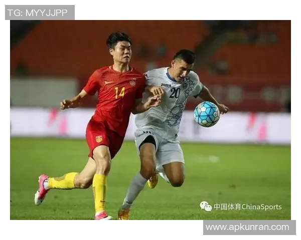 乌兹别克与中国足球队激战正酣赛场精彩瞬间回顾与分析 乌兹别克与中国足球队激战正酣赛场精彩瞬间回顾与分析