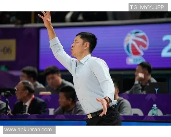 张庆鹏的篮球人生:从青涩少年到职业球员的奋斗历程与心路历程 张庆鹏的篮球人生:从青涩少年到职业球员的奋斗历程与心路历程